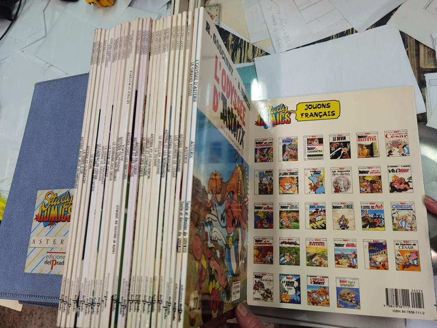 Une aventure d'Asterix le Gaulois 28 títulos. Jouons francais: | 143282 | Uderzo/Goscinny