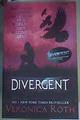 Divergent :She turns to cafe the future in a world that's falling apart | 167576 | Veronica Roth